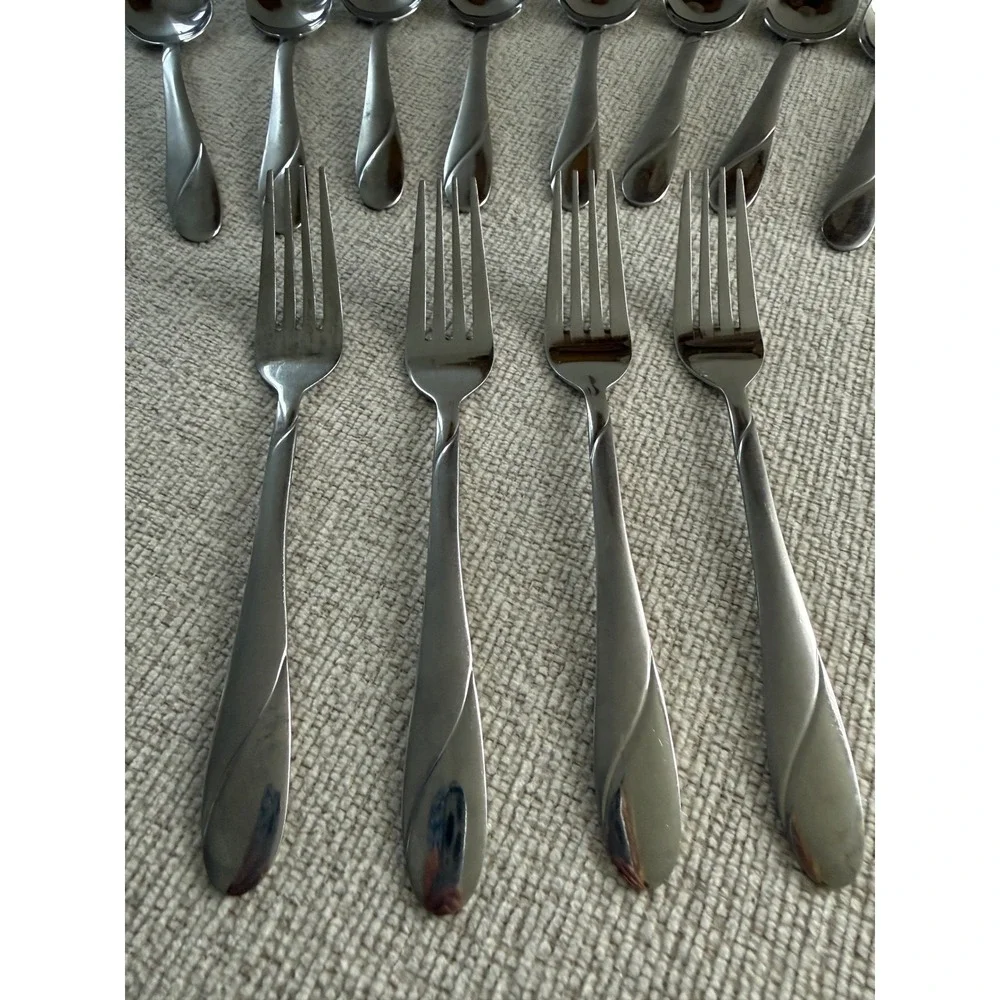 33 pc Cambridge Silversmiths SWIRL SAND Stainless Flatware Replacement Set Lot